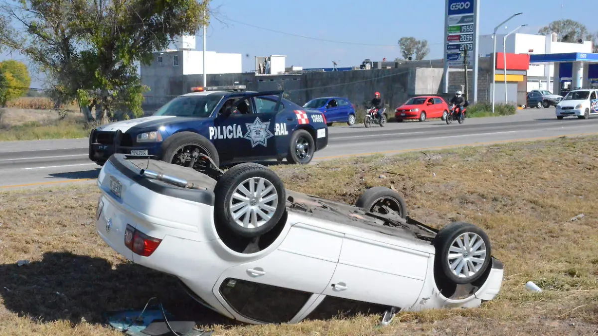 16 DIC EL CARRO ACABO